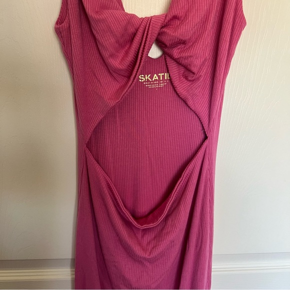NEW Skatie Amelia Ribbed Twist Cutout Midi Tank Dress Pink Size Large NWT - Picture 6 of 12